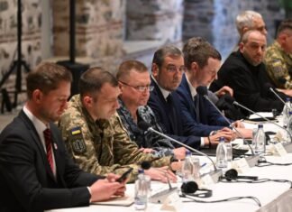 Переговоры в Абу-Даби: все о первой трехсторонней встрече Украины, США и РФ