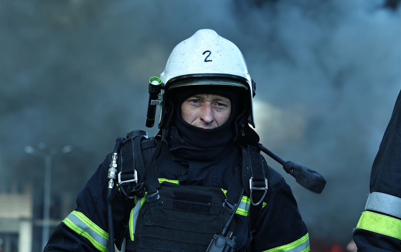 Россияне второй раз за ночь атаковали Запорожье: в городе повреждены частные дома (фото)