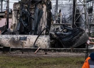 Россия снова ударила по энергетике: почти полностью обесточены Запорожская и Днепропетровская области