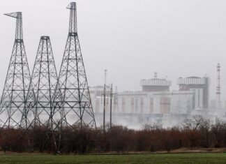 Россия заманивает людей на фронт под видом работы на АЭС