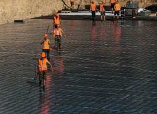 В Запорожье проводят тендеры на 290 млн гривен на укрытия для школы и детсада: единственный участник фигурирует по уголовному делу