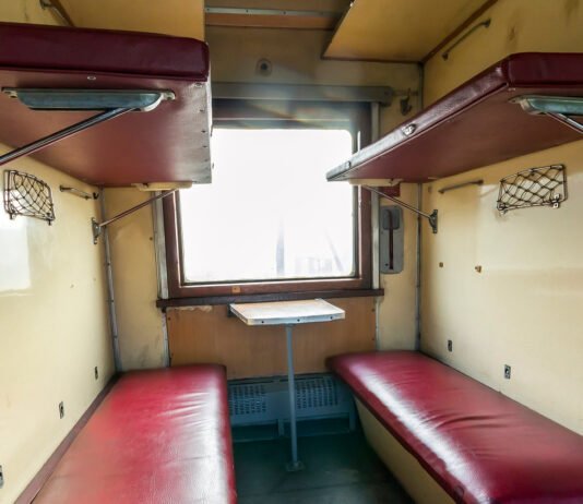 Кабмин доплатит Укрзалізниці 16 млрд грн за перевозку пассажиров