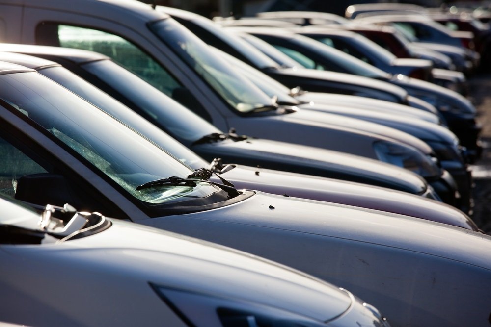 Украинцы завезли почти полмиллиона автомобилей за 2025 год