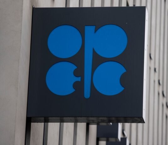 ОПЕК+ рассмотрит увеличение добычи нефти после ударов США и Израиля по Ирану