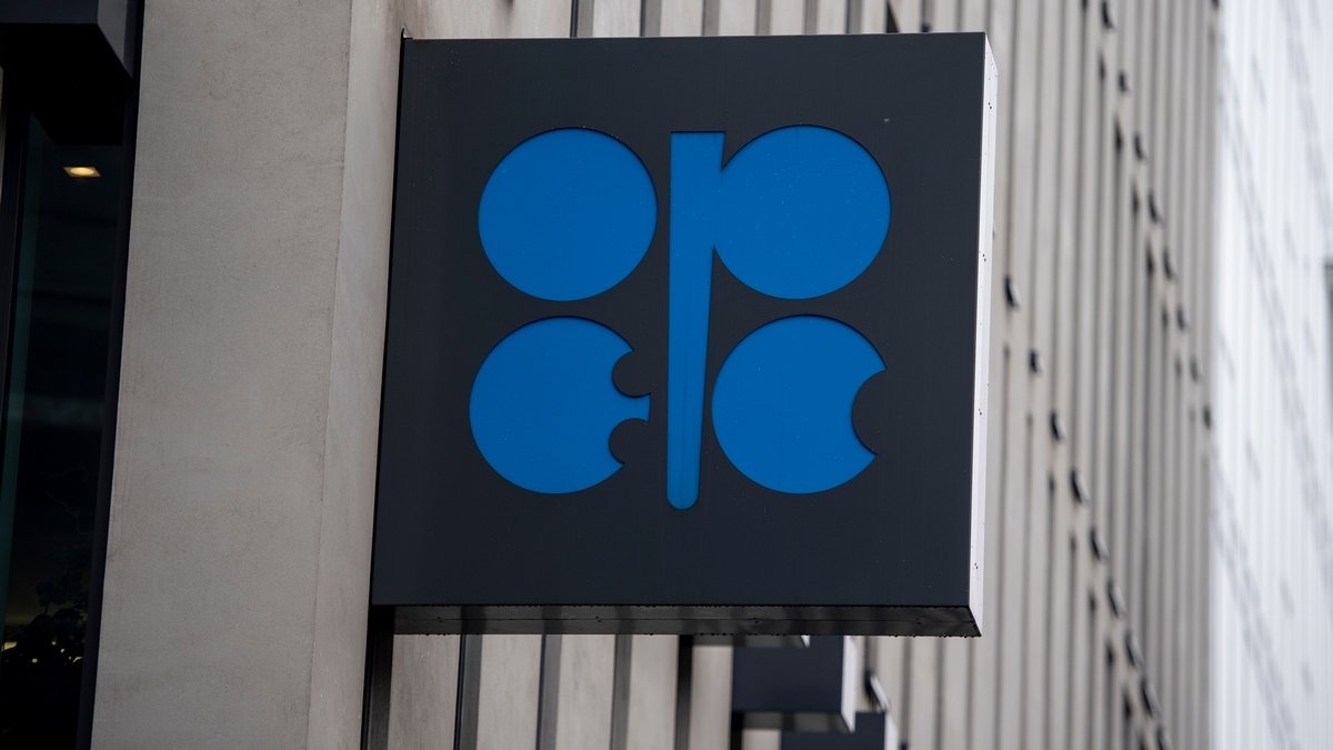 ОПЕК+ рассмотрит увеличение добычи нефти после ударов США и Израиля по Ирану