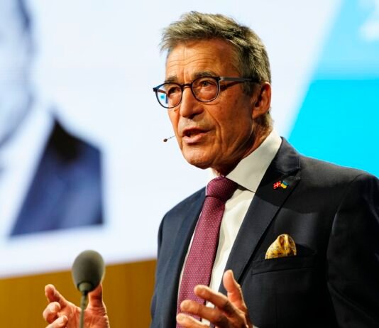 «Как США в 1941». Европе посоветовали перепрофилировать лишние автозаводы на военную технику