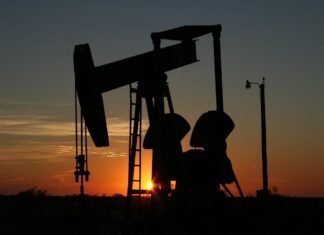 Reuters: РФ будет вынуждена сократить добычу нефти, это ударит по ее доходам