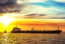 Индия продлила разрешение на страхование танкеров четырем российским компаниям, но только на месяц