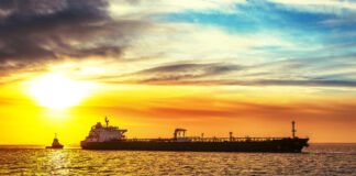 Индия продлила разрешение на страхование танкеров четырем российским компаниям, но только на месяц