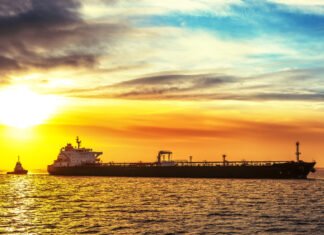 Индия продлила разрешение на страхование танкеров четырем российским компаниям, но только на месяц