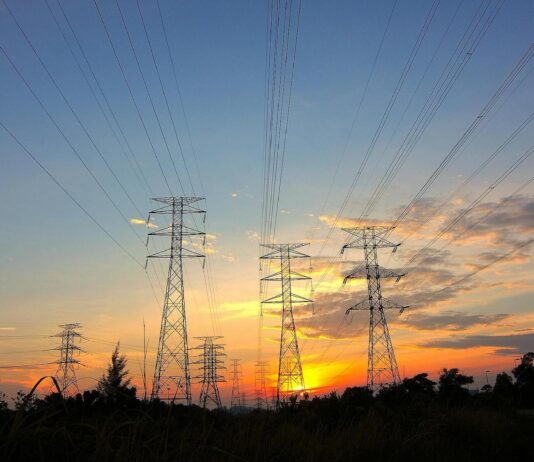 Венгрия угрожает прекратить поставки газа и электричества в Украину из-за остановки «Дружбы»