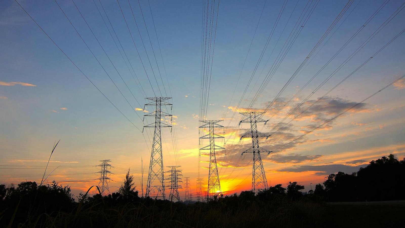 Венгрия угрожает прекратить поставки газа и электричества в Украину из-за остановки «Дружбы»