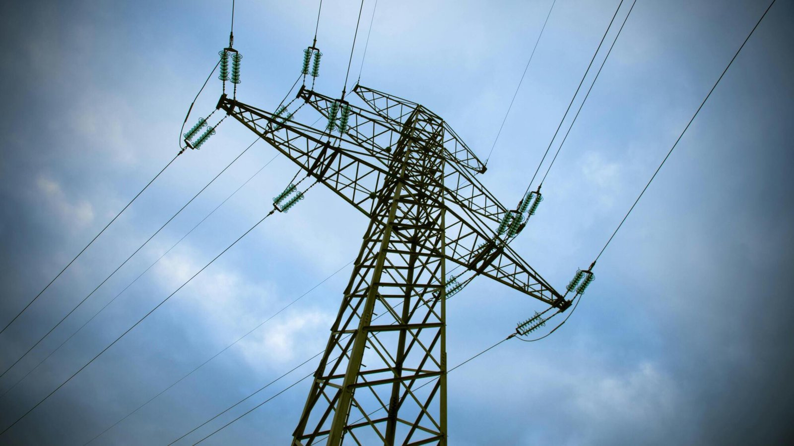 «Основа энергосети». Шмыгаль рассказал детали российской ночной атаки на энергетику