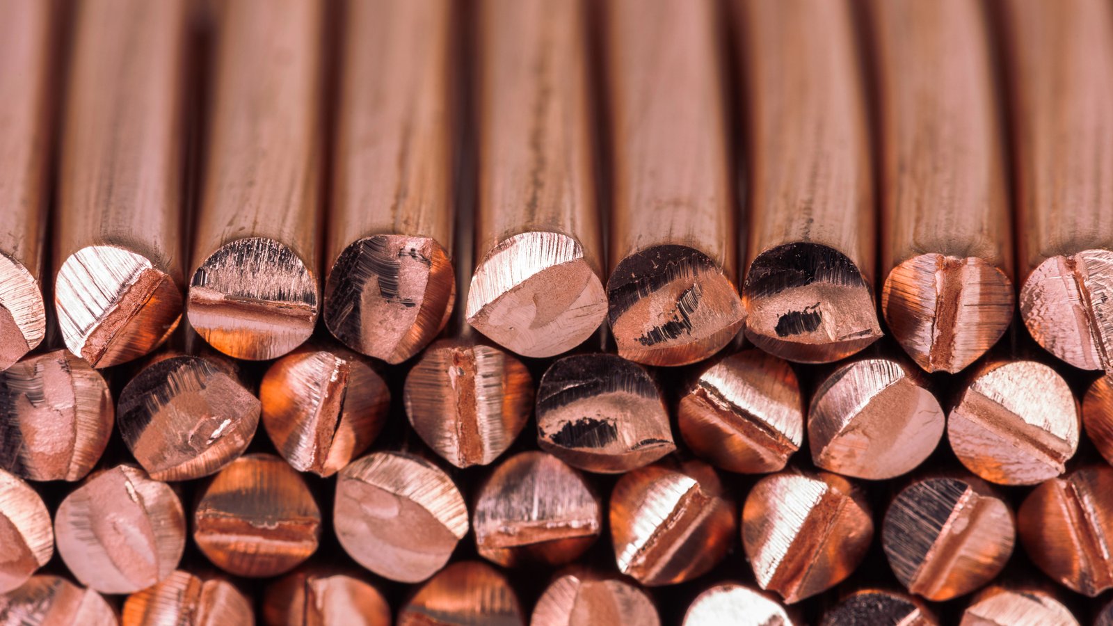 Китайские торговцы металлами понесли убытки на 1 млрд юаней из-за бегства контрагента из страны