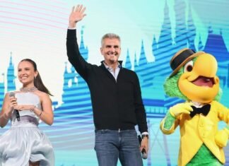 Многолетний руководитель Disney уходит с должности: компания назвала его преемника