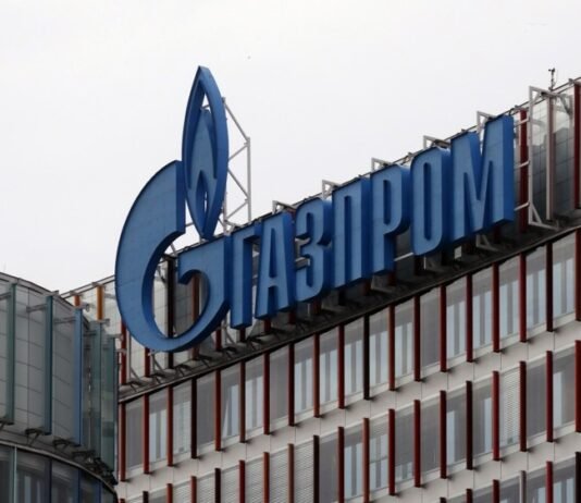 Нефтегазовые доходы РФ в январе упали вдвое по сравнению с январем 2025-го