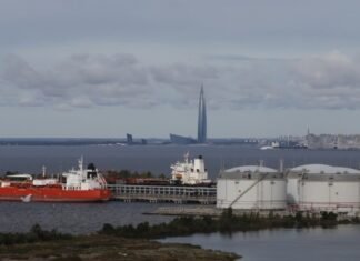 Беспокойство из-за санкций. Танкеры с нефтью РФ все чаще указывают назначение в Сингапуре