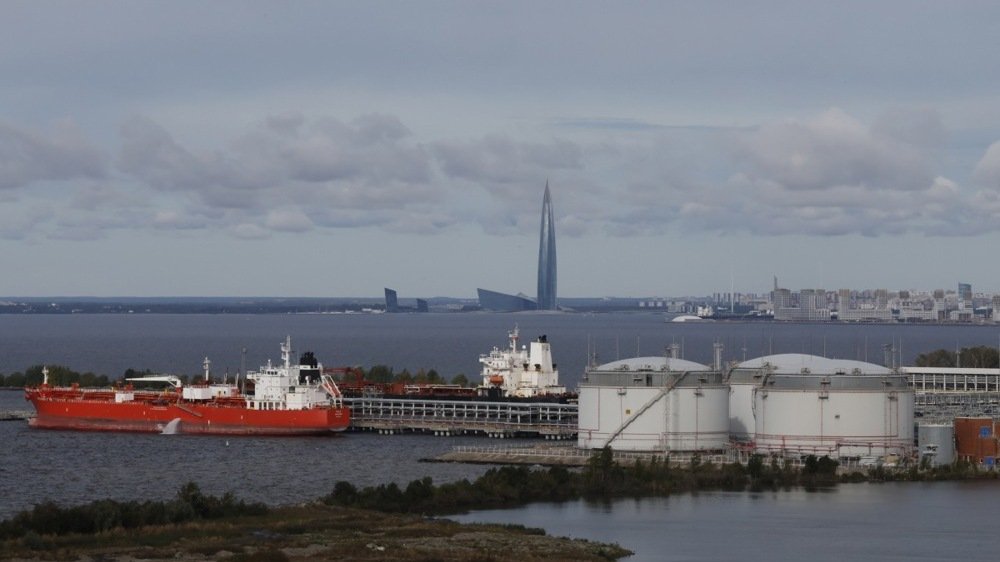 Беспокойство из-за санкций. Танкеры с нефтью РФ все чаще указывают назначение в Сингапуре