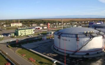 ЕС нацелился на порты третьих стран за перевалку российской нефти. В списке – грузинский Кулеви