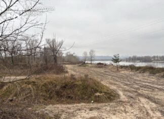 В Киеве в третий раз попытаются через суд вернуть из аренды 4 га земли на Осокорках