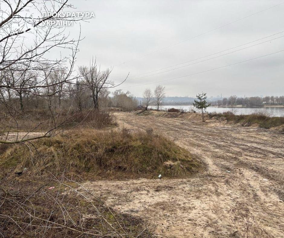 В Киеве в третий раз попытаются через суд вернуть из аренды 4 га земли на Осокорках