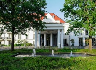 Hilton может разорвать сделку по отелю во Франкфурте из-за санкций против Ирана