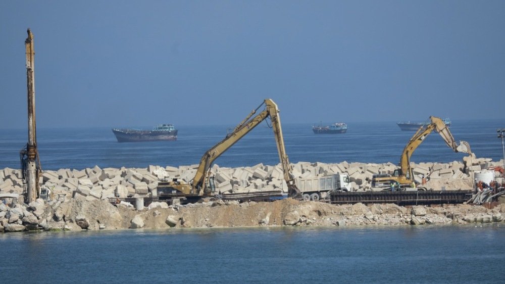 DP World уволила CEO, который, вероятно, имел связи с Эпштейном