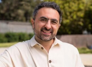 В Microsoft говорят, что ИИ заменит офисную работу через 18 месяцев. Эксперты сомневаются