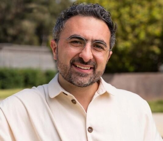 В Microsoft говорят, что ИИ заменит офисную работу через 18 месяцев. Эксперты сомневаются