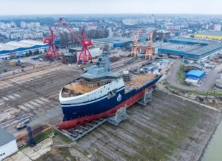 В Румынии спустили на воду специализированное судно для строительства морских ВЭС – фото, видео