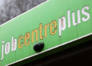 Уровень безработицы в Британии вырос до самого высокого показателя за 10 лет без учета пандемии