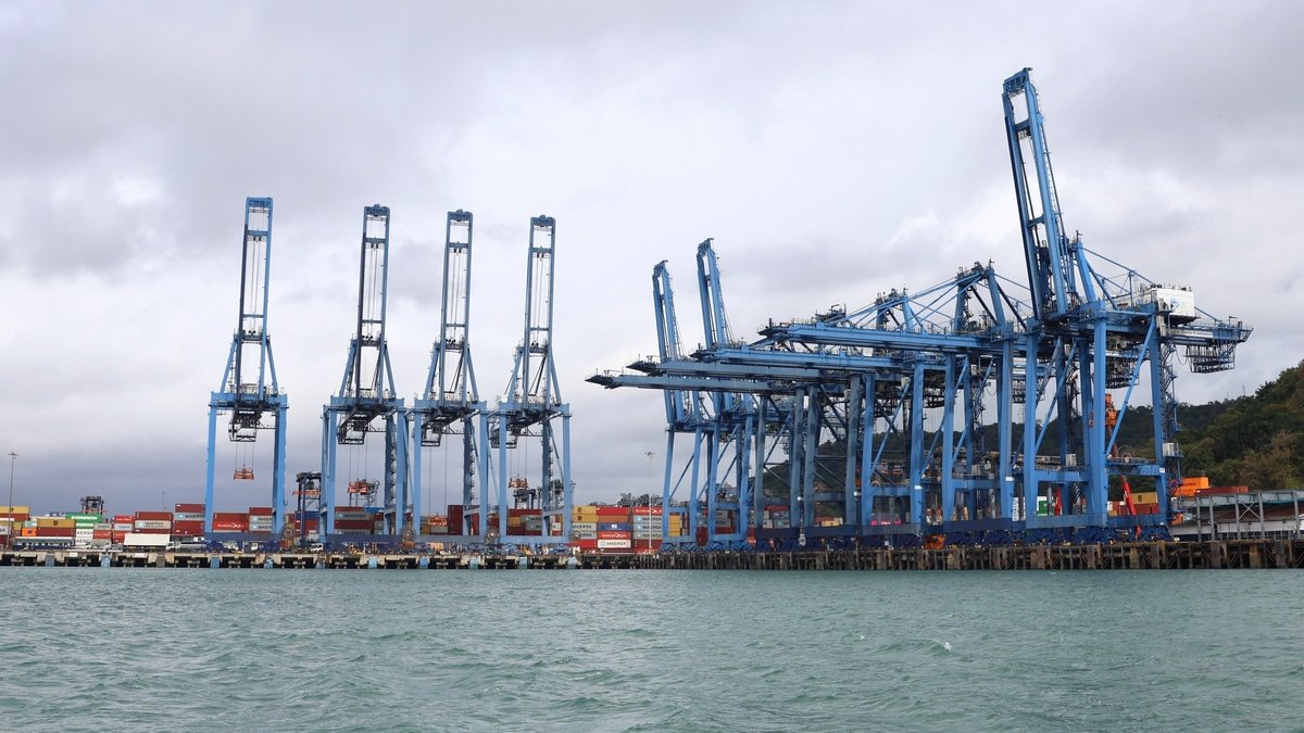 Порты Панамского канала передали в управление двум крупнейшим судоходным компаниям