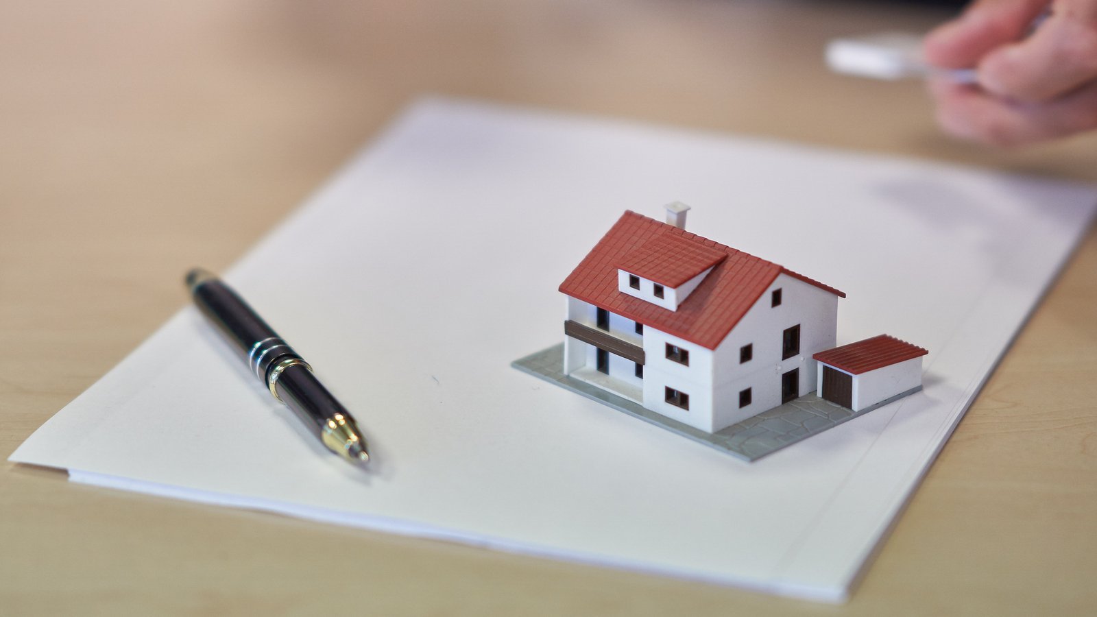 «Троянские кони». РФ скупает недвижимость возле критических объектов в Европе – The Telegraph