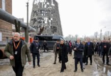 Лидерам ЕС и иностранных государств показали поврежденную россиянами ТЭЦ в Киеве – фото