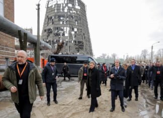Лидерам ЕС и иностранных государств показали поврежденную россиянами ТЭЦ в Киеве – фото