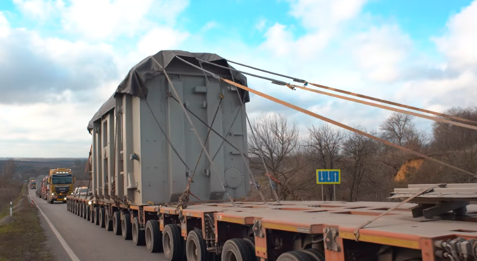 Япония передала три 200-тонных автотрансформатора на $20 млн: Укрэнерго показало, как их доставляли