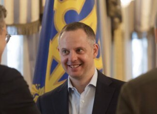 МВД объявило в розыск экс-заместителя руководителя ОП Ростислава Шурму и его брата из-за дела «зеленого» тарифа в Запорожье