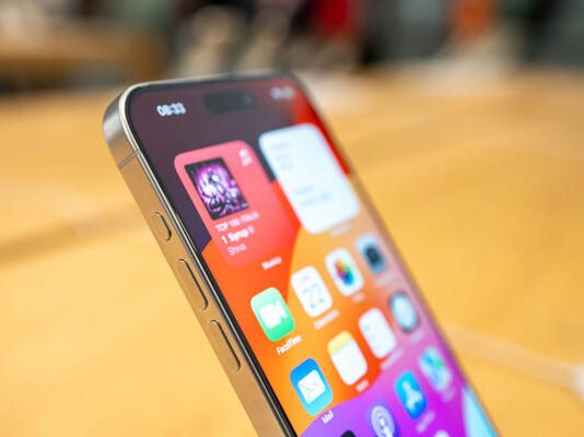 Apple оштрафували за продаж iPhone без зарядного пристрою