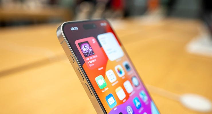 Apple оштрафували за продаж iPhone без зарядного пристрою