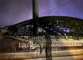 В Запорожье гасили возгорание здания кафе