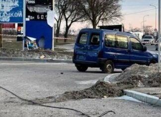 В Хортицком районе дрон попал в дорогу: повреждено покрытие и окна в многоэтажках