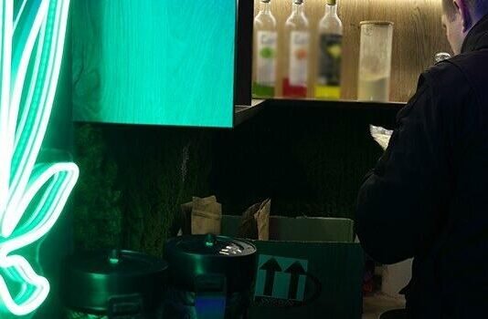 В Запорожье и еще 10 регионах разоблачили масштабную сеть продажи наркотиков под видом вейп-магазинов