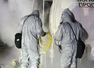 В Запорожье произошла утечка газа из цистерны на АЗС