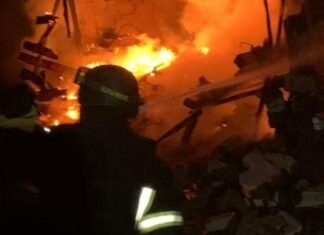 В Запорожском районе из-за вражеских атак произошли пять пожаров: горели склад, многоквартирный дом и автомобиль