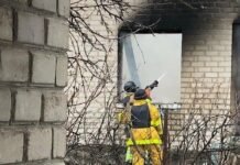 В Запорожском районе вражеский обстрел вызвал возгорание дачного дома