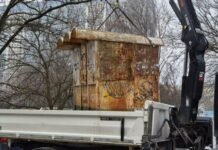 В Запорожье принудительно демонтировали незаконный МАФ