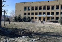 В Запорожской области в результате вражеских атак повредило здание сельсовета, склад, дома и автомобиль, — ГСЧС