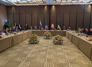 Украина и РФ обсудили новый формат вывода войск с Донбасса, — NYT