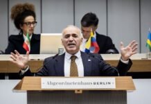 «Это просто разговоры для бедных»: Каспаров о переговорах по Украине, Путине и будущем России