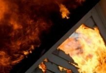 В Запорожье во время пожара в частном доме погиб мужчина